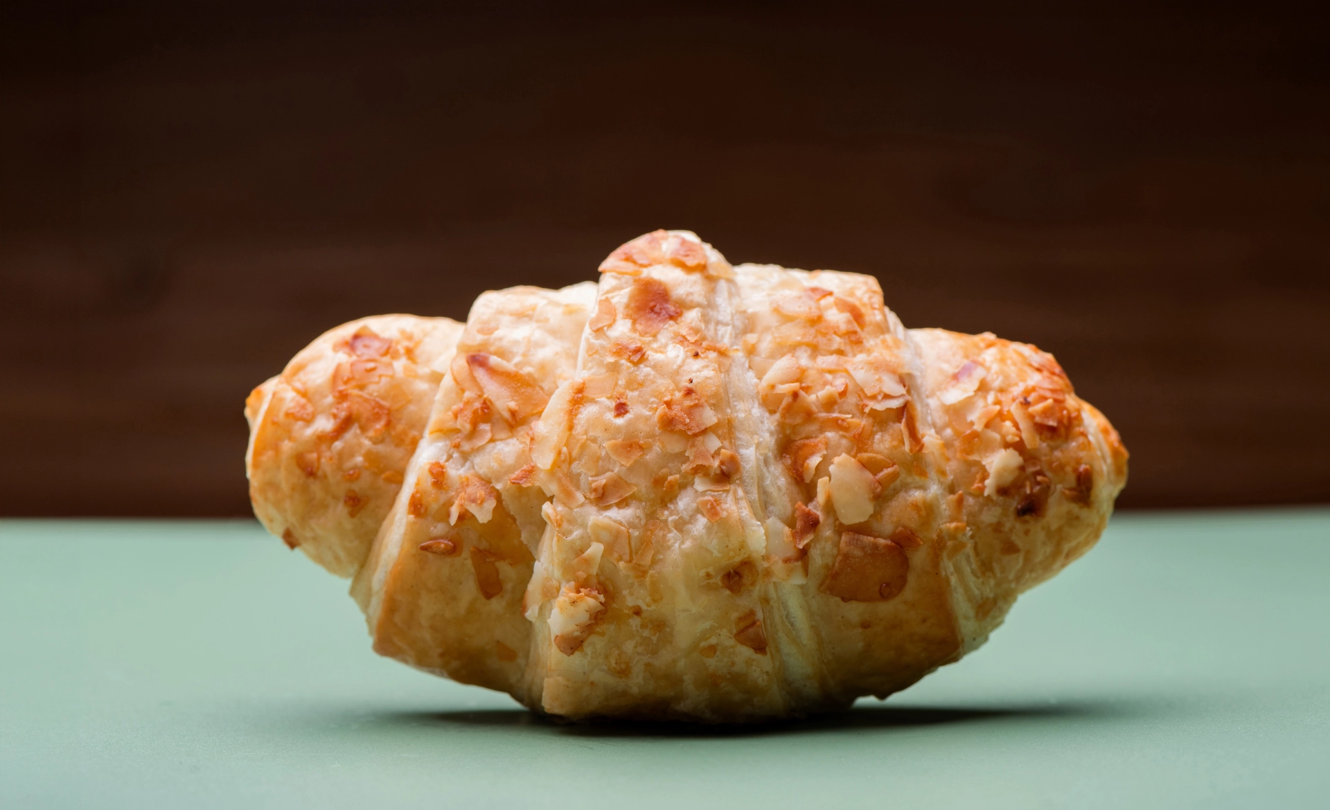 ALMOND CROISSANT
