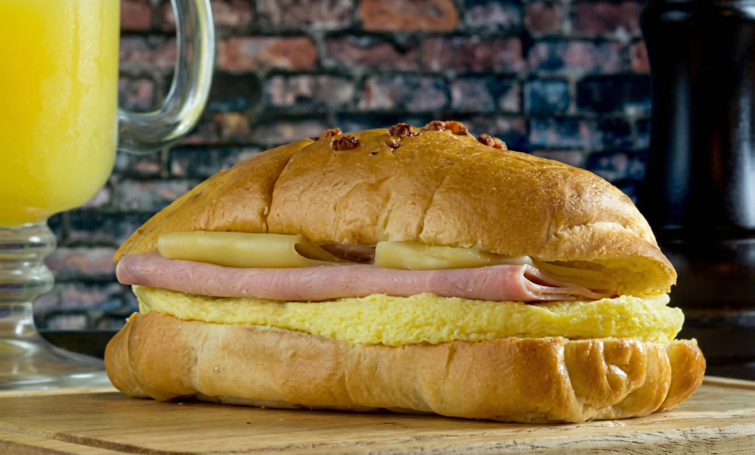 BREAKFAST SANDWICH