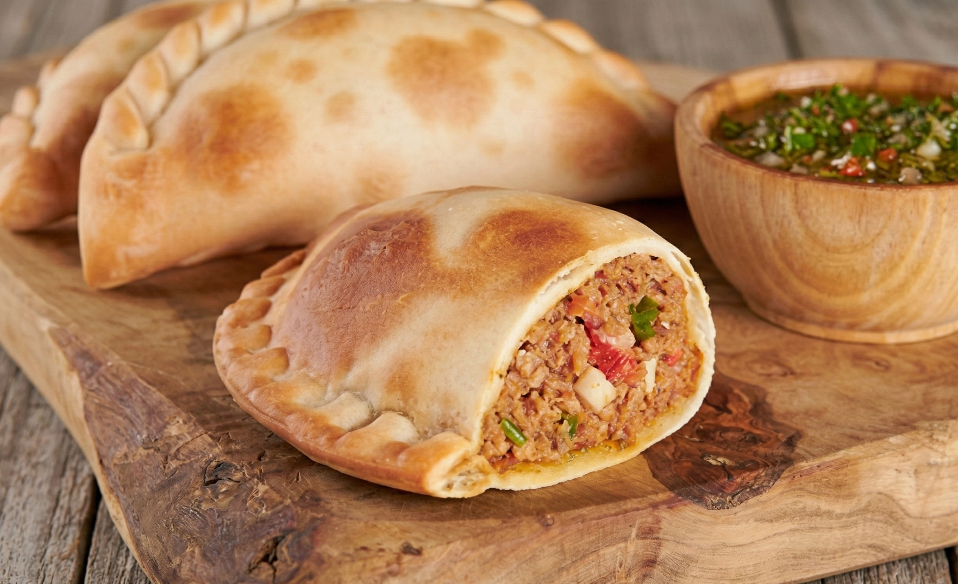 EMPANADA DE CARNE PICANTE