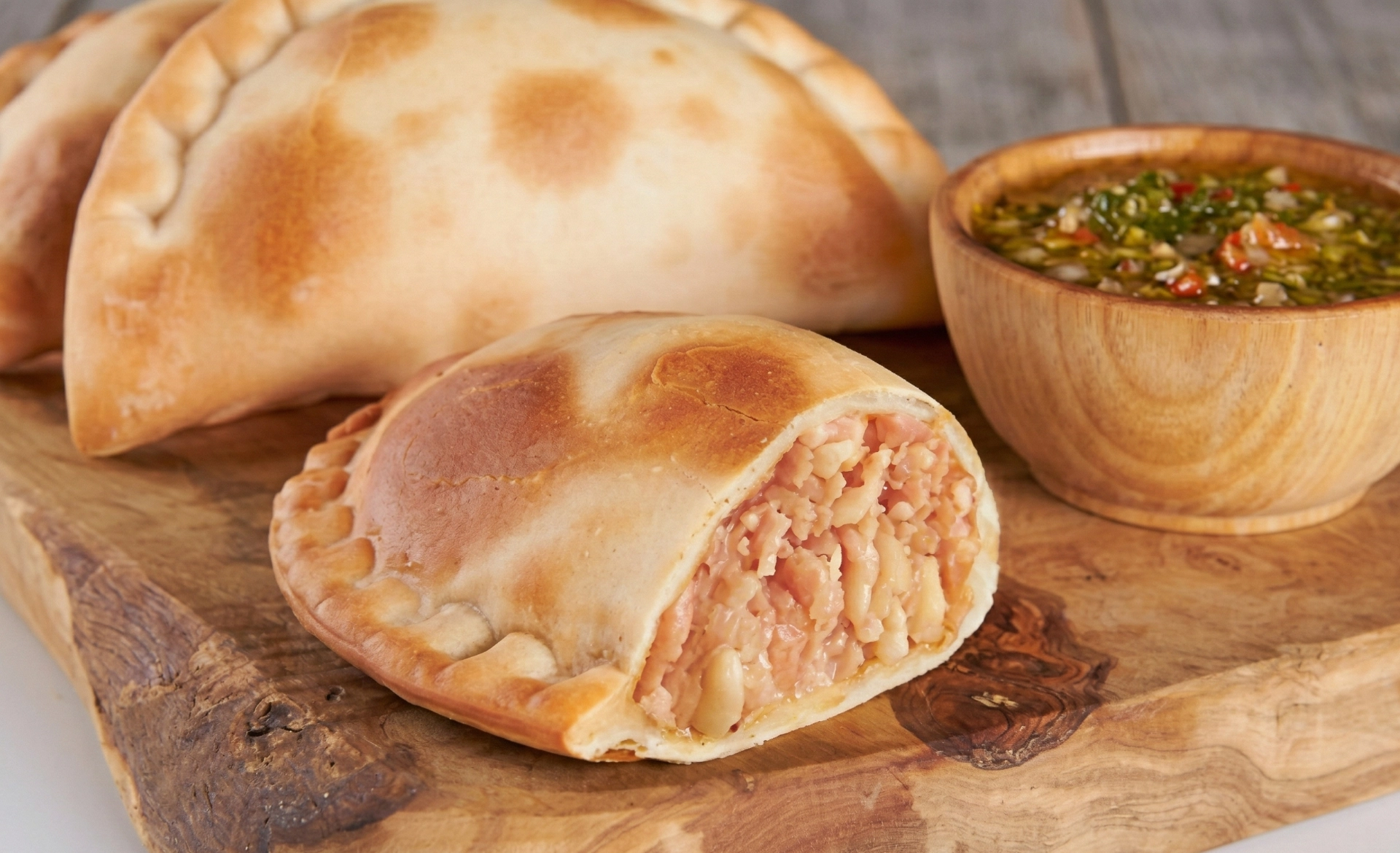 EMPANADA DE JAMON Y QUESO TIPO ARGENTINA