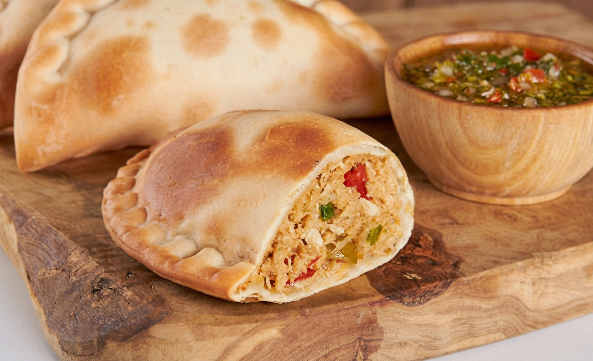 EMPANADA DE POLLO PICANTE